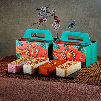 新同樂 極上四式賀年糕點禮盒(每盒約 700G) - 瑤柱臘味蘿蔔糕+桂花紅豆糕+五香臘味芋頭糕+鮮椰汁年糕 (各一盒)